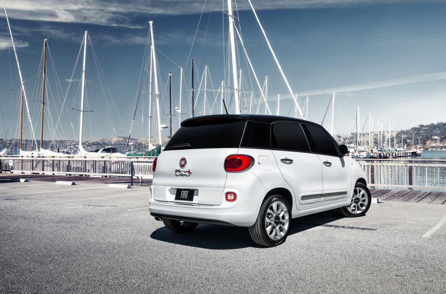  Fiat 500L 2013 года  (US) (фото 13 из 40)
